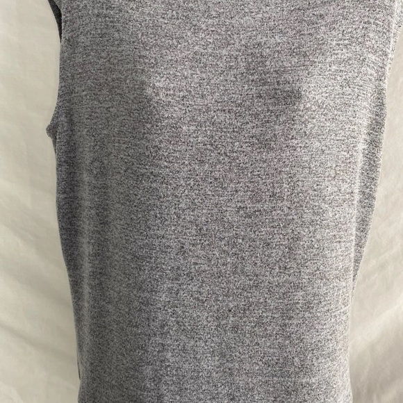 GAP gray sleeveless top Size Medium - Picture 3 of 7